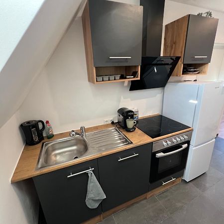 Moderne Wohnung Karlsruhe Neureut, Fussbodenheizung - Regendusche - Waschmaschine - Stellplatz Ngoại thất bức ảnh