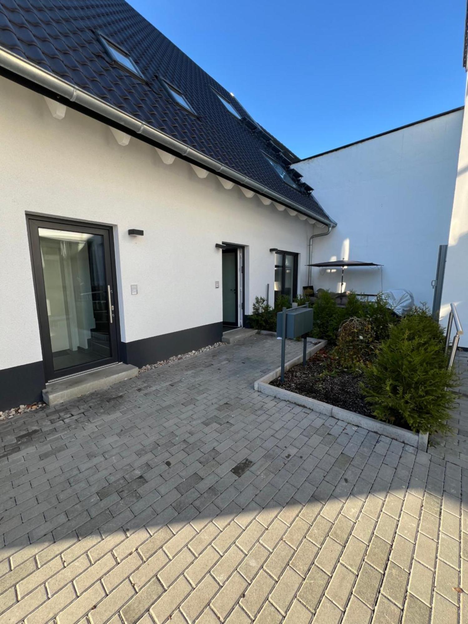 Moderne Wohnung Karlsruhe Neureut, Fussbodenheizung - Regendusche - Waschmaschine - Stellplatz Ngoại thất bức ảnh