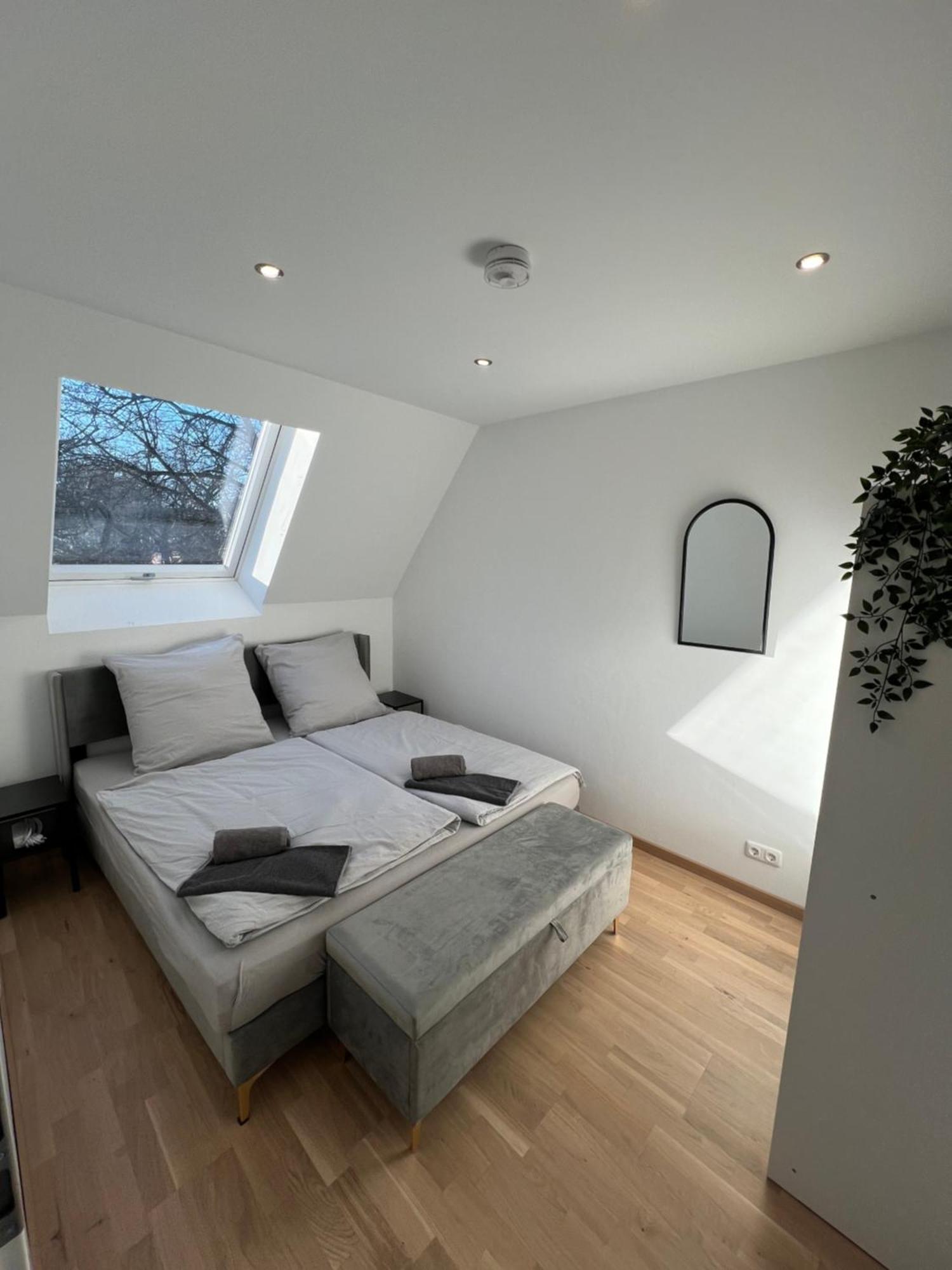 Moderne Wohnung Karlsruhe Neureut, Fussbodenheizung - Regendusche - Waschmaschine - Stellplatz Ngoại thất bức ảnh