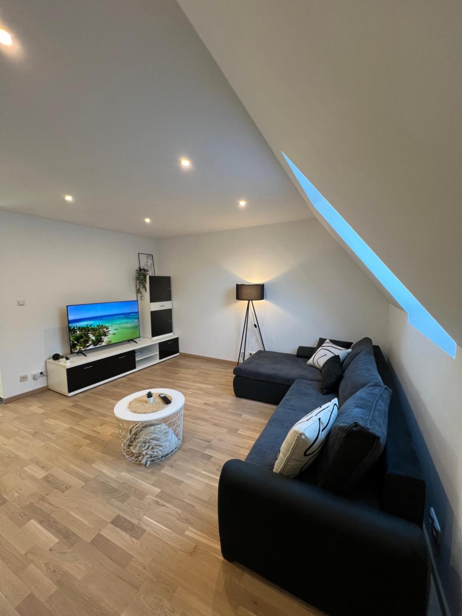 Moderne Wohnung Karlsruhe Neureut, Fussbodenheizung - Regendusche - Waschmaschine - Stellplatz Ngoại thất bức ảnh